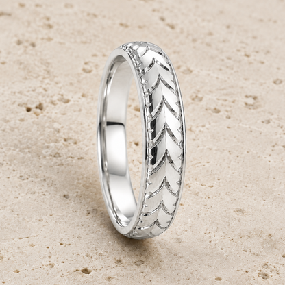 LAUREL | Men's Hand-Cut Wedding Band | 14K Gold